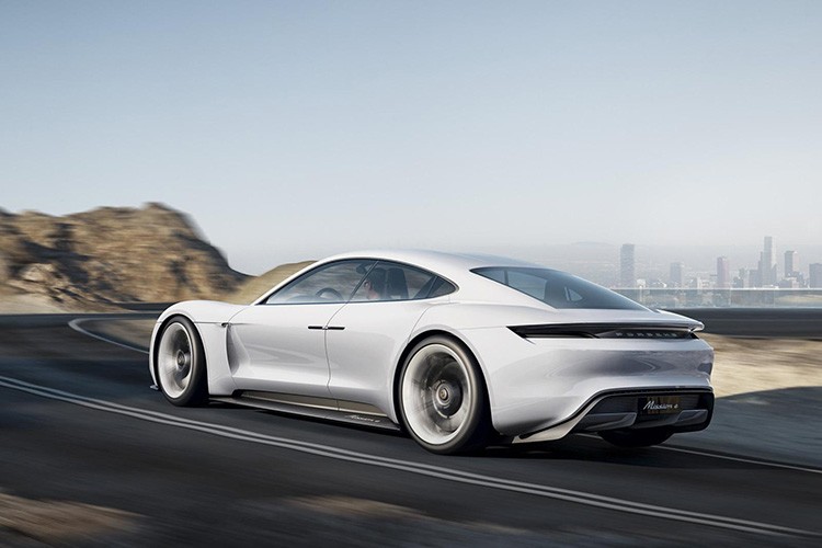 Xem truoc Porsche Mission E se xuat hien trong nam 2020-Hinh-9